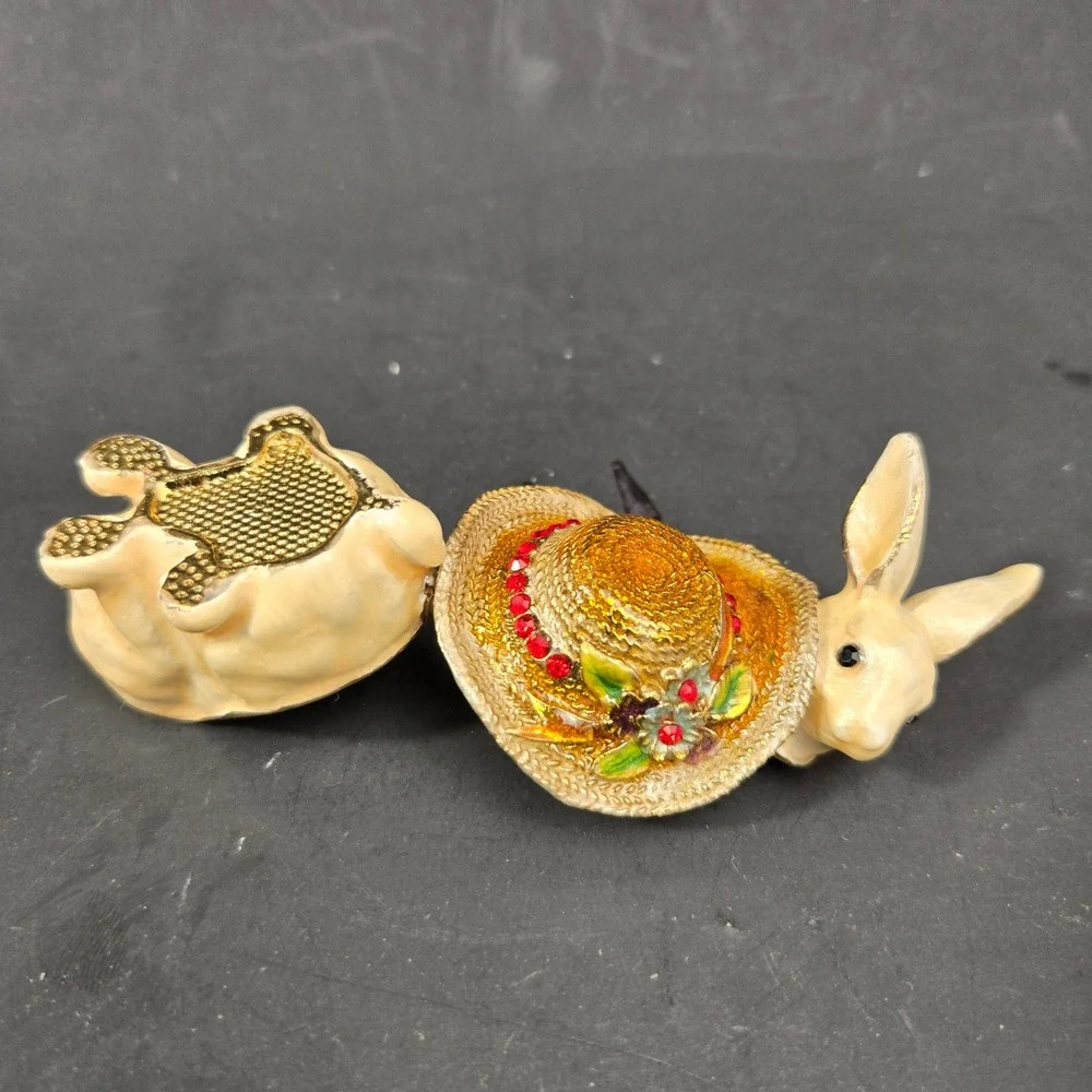 Enamel Bunny Rabbit Trinket Box Jeweled Hinged Straw Hat Figurine Gold Tone